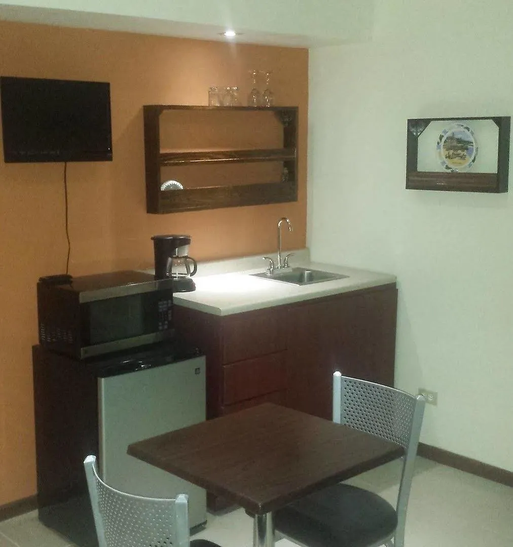 Canyon Hotel Barranquitas 2*,